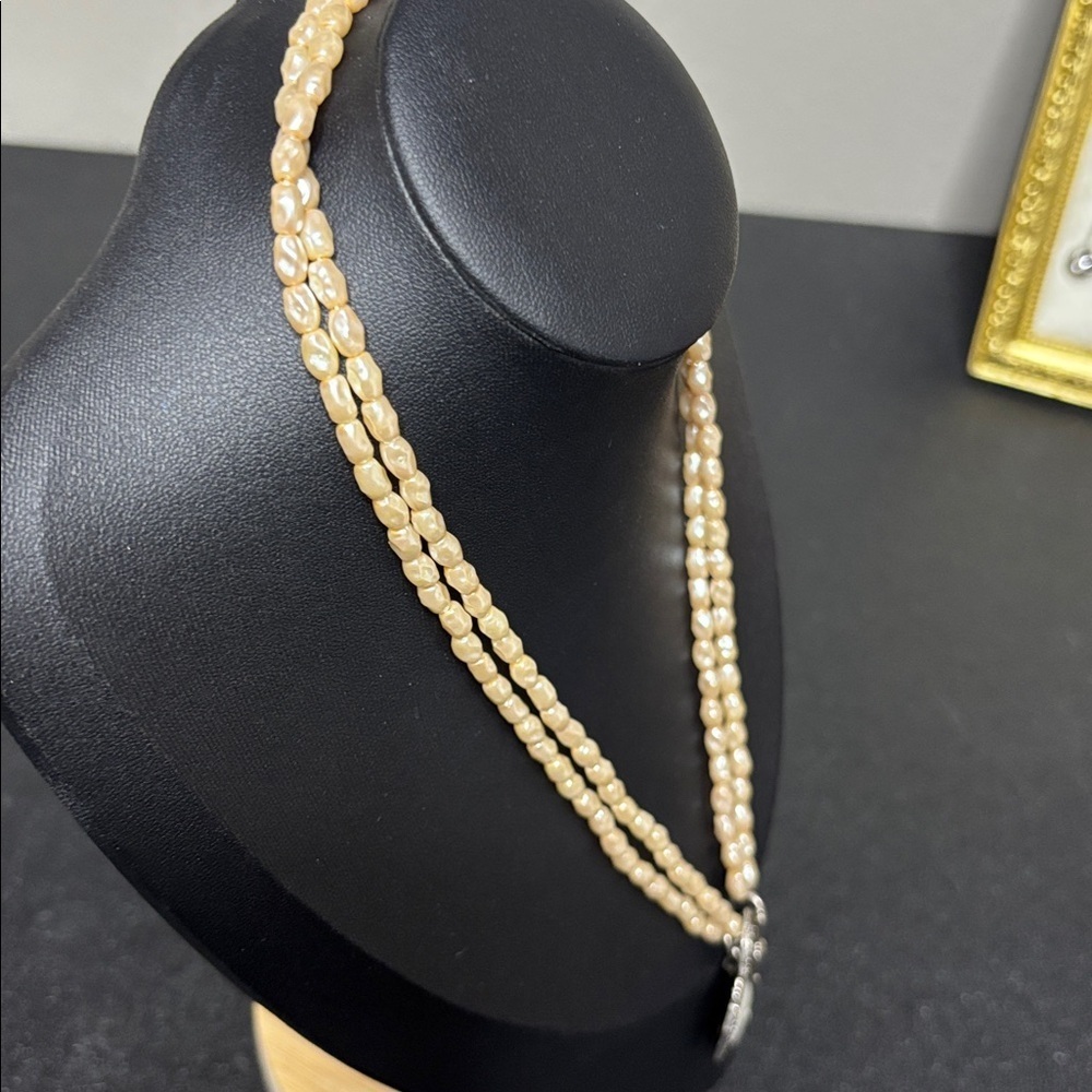 Avon Rice Pearl Mother Of Pearl Toggle Necklace Vintage - Picture 6 of 10